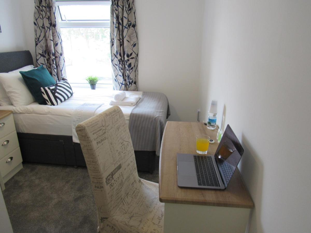 The Cambridge Suites - Tas Accommodations Extérieur photo