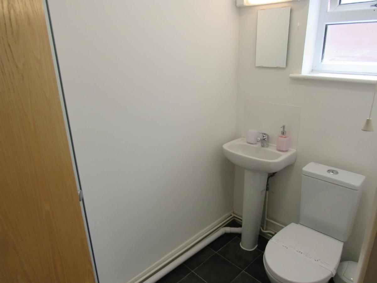 The Cambridge Suites - Tas Accommodations Extérieur photo