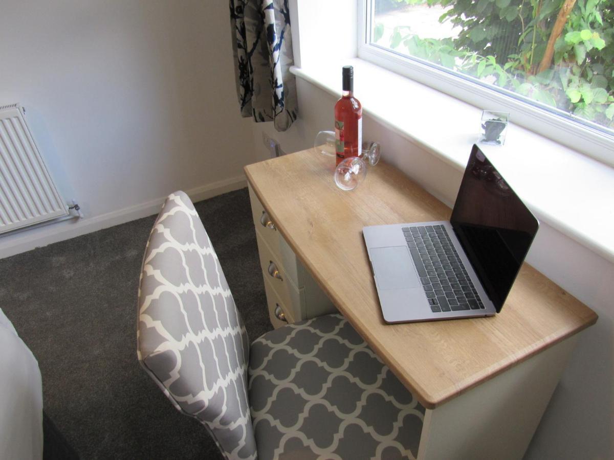 The Cambridge Suites - Tas Accommodations Extérieur photo