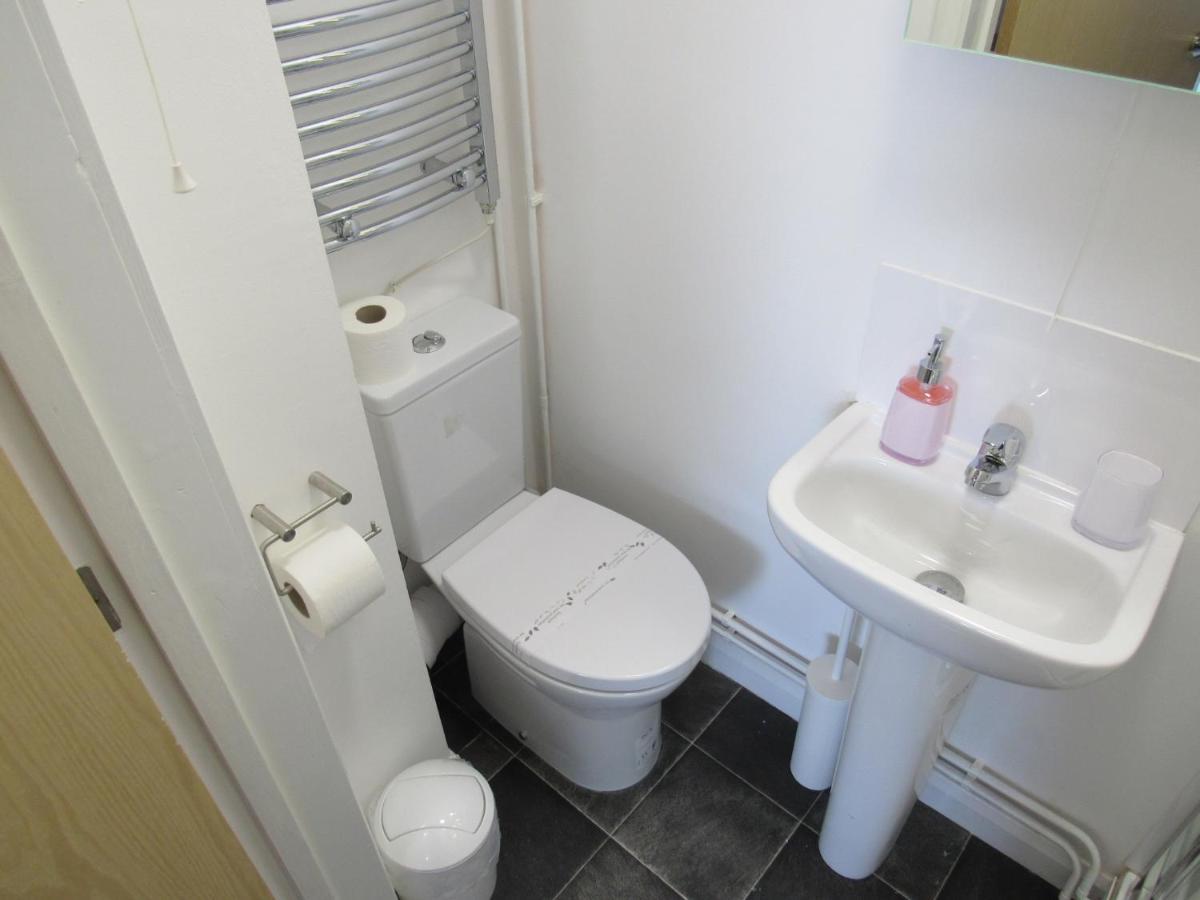 The Cambridge Suites - Tas Accommodations Extérieur photo